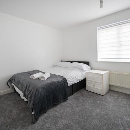 House-Sleeps7-Parking-Garden-Sportschannels Maidstone Exteriör bild