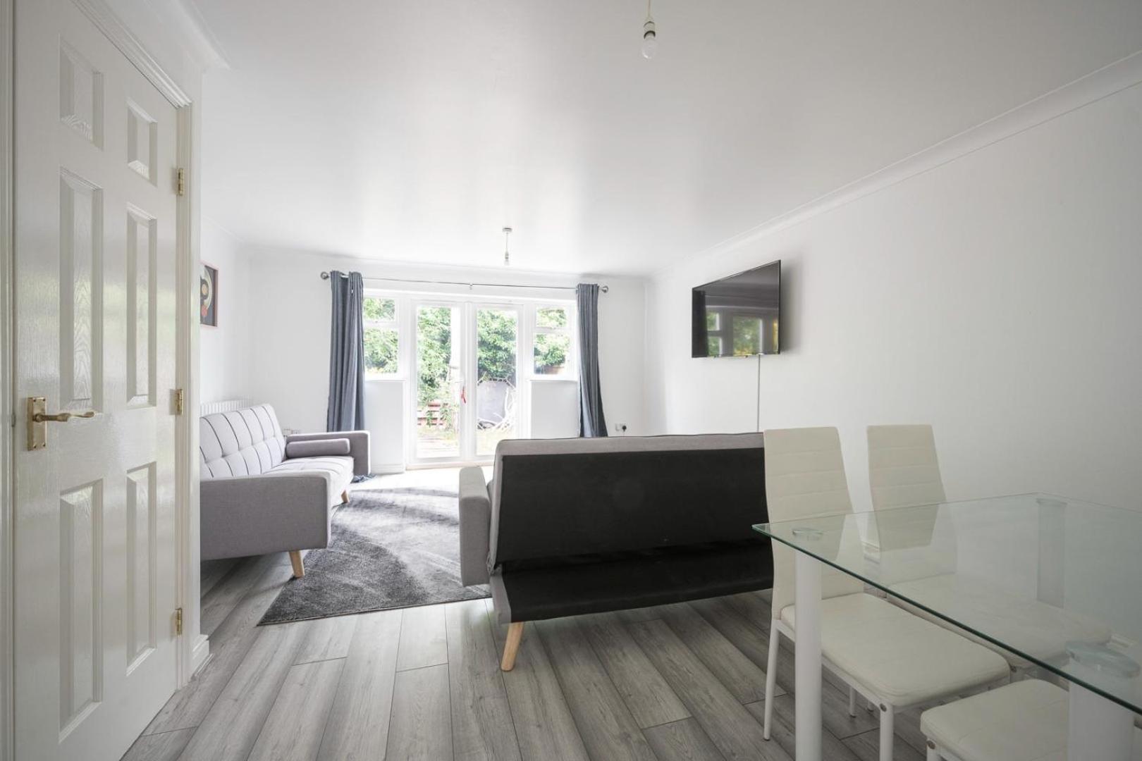 House-Sleeps7-Parking-Garden-Sportschannels Maidstone Exteriör bild